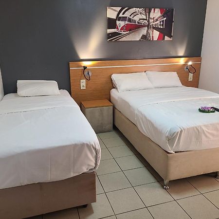 Hotel Victoire, Poitiers Gare ภายนอก รูปภาพ