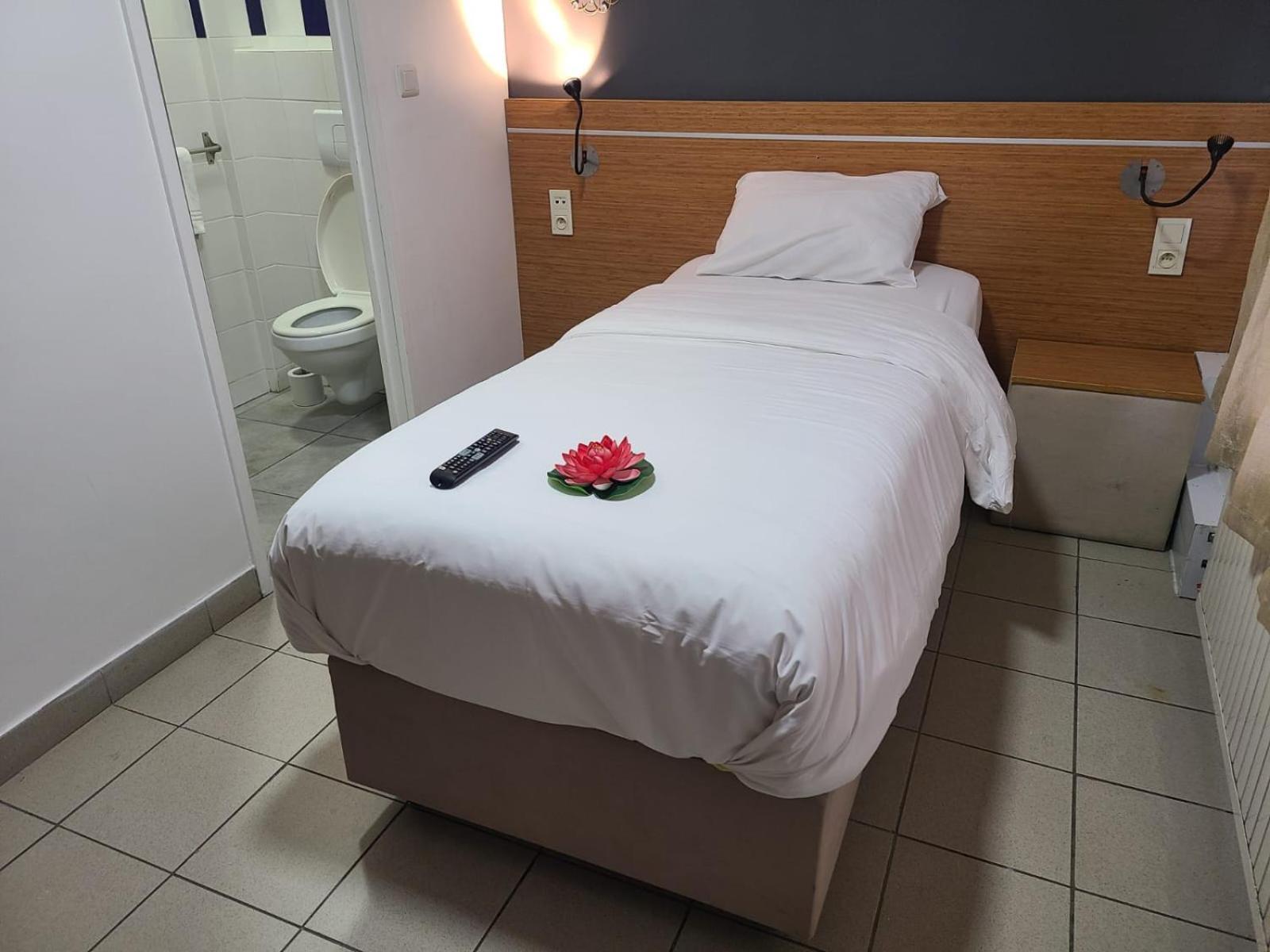Hotel Victoire, Poitiers Gare ภายนอก รูปภาพ