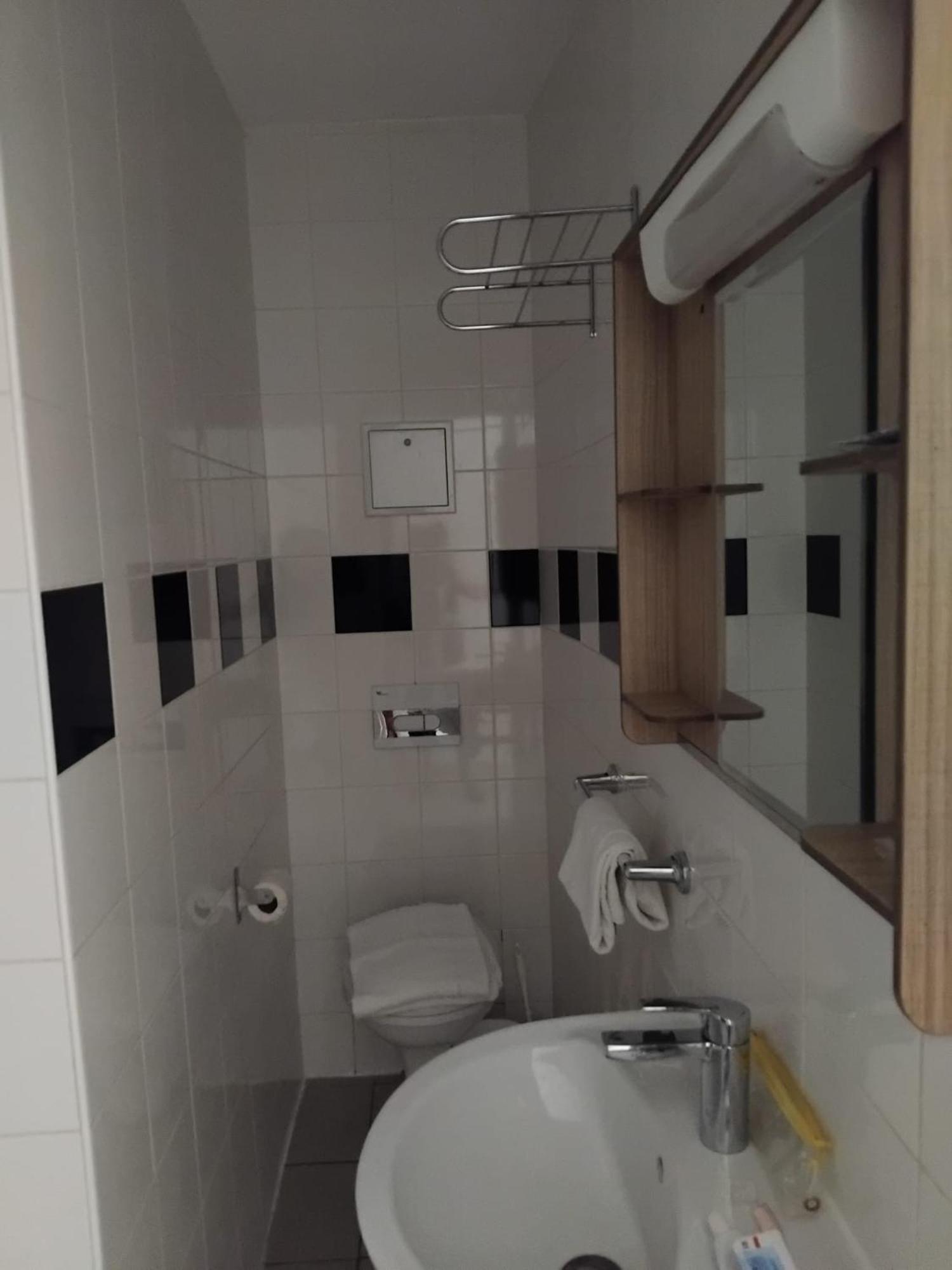 Hotel Victoire, Poitiers Gare ภายนอก รูปภาพ